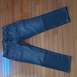 Banana Republic Traveler Blue Jeans. Faded. Slim. 34" x 30" (Like New)